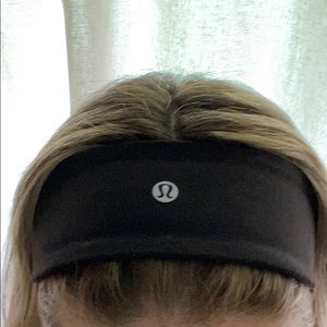 Lululemon fly away tamer head band